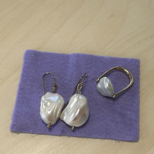 Gold Baroque Pearl Ring and Earrings Set new, genuine Tahiti pearls