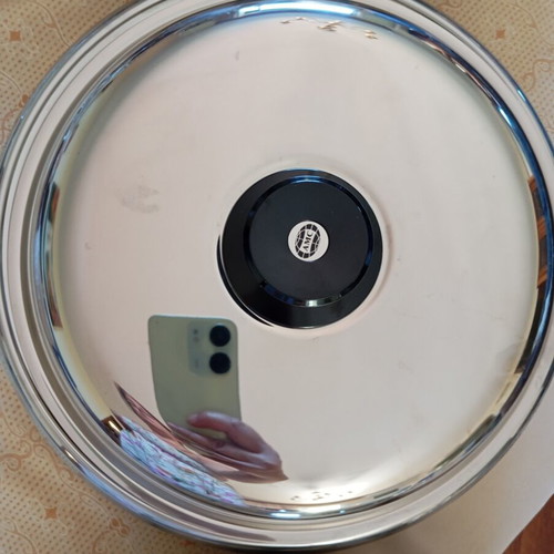 AMC cookware set of 3 stainless steel pots like new