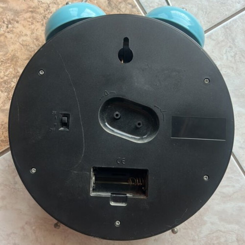 Happy Feet Analog Alarm Clock like new