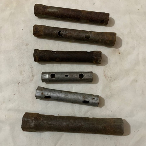 Socket wrench set used with sizes 16-17, 16-19, 21, 19-21, 19-23, 25-27