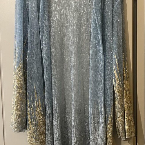 Nidodileda kimono like new, one size, blue with gold details and belt