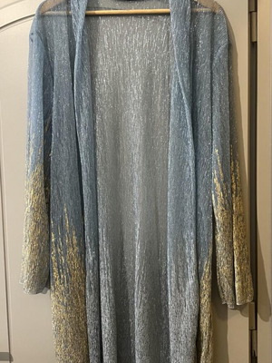 Nidodileda kimono like new, one size, blue with gold details and belt