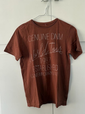 Children's t-shirt used, red, age 11-12