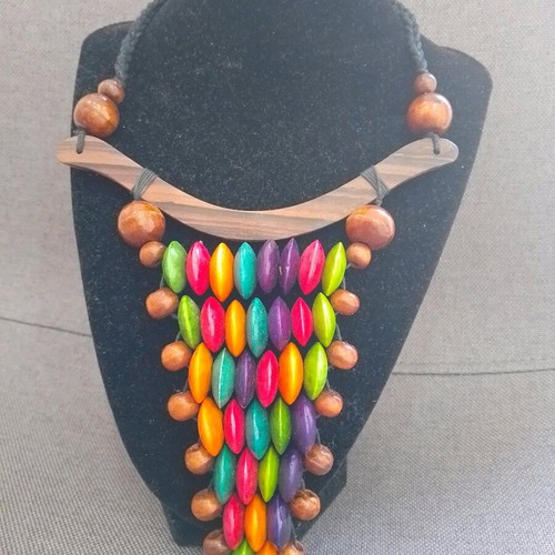Wooden boho necklace multicolored new with adjustable length