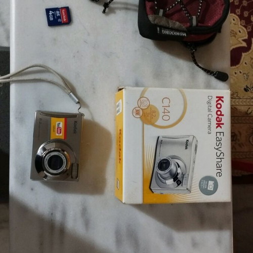 Kodak EasyShare C140 digital camera like new