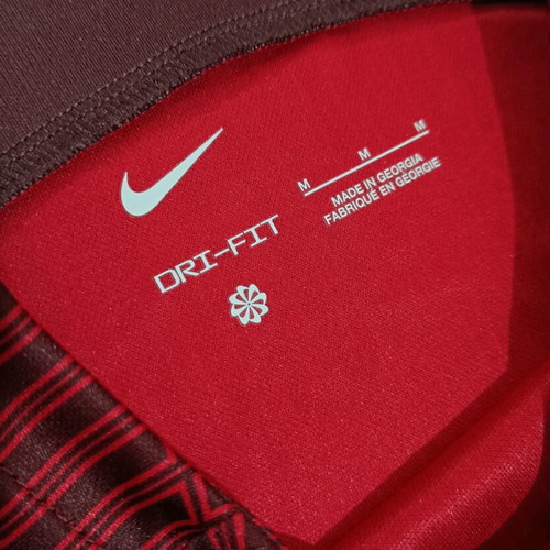 Liverpool Nike training shirt 2022 size M like new