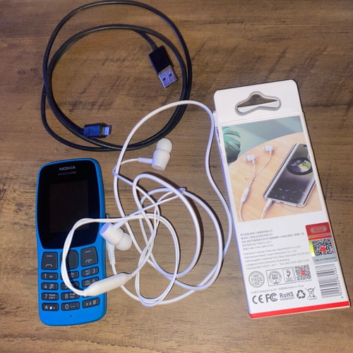 Vintage mobile phone Nokia 110 (TA-1192) like new, blue