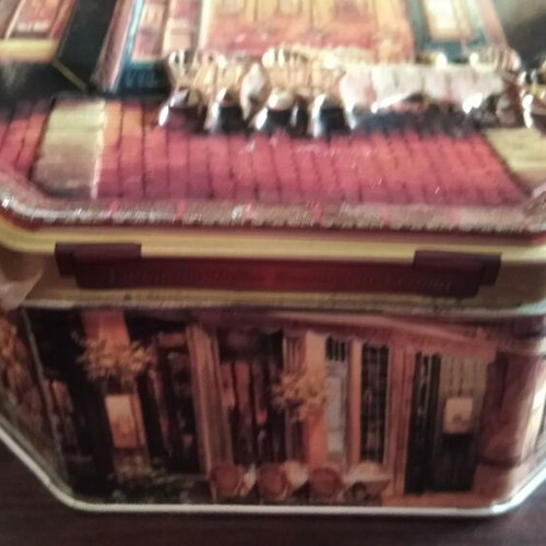 Metal Christmas cookie tins used, pack of 5