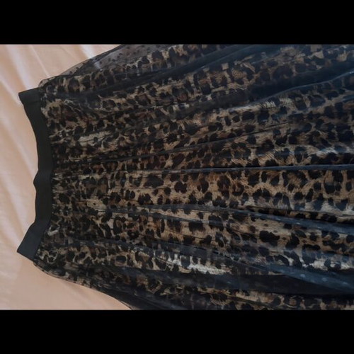 Skirt leopard print with black tulle like new, high waist elastic