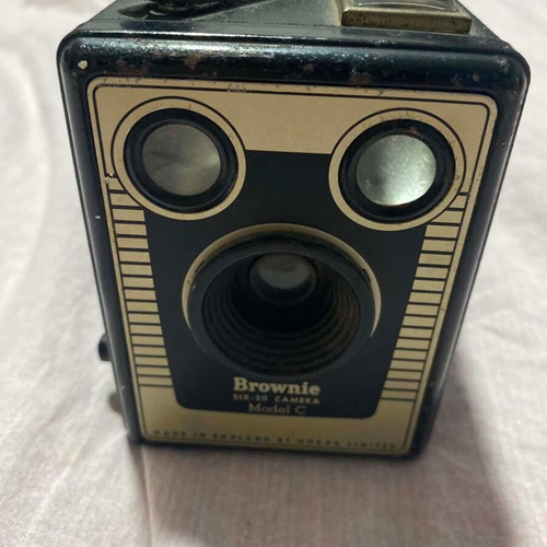 Kodak Brownie Six-20 Model C vintage box camera used