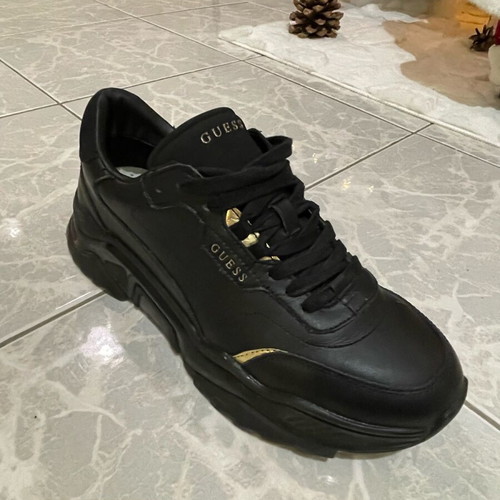 Guess men's sneakers black like new, size 41