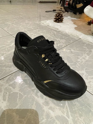 Guess men's sneakers black like new, size 41