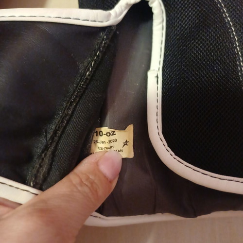 Olympus boxing gloves leather like new