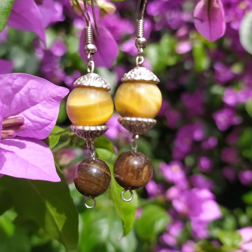 Earrings with semi-precious stones, dangle style