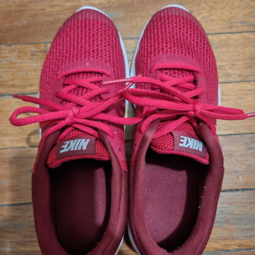 Nike Revolution 4 GS red athletic shoes size 40