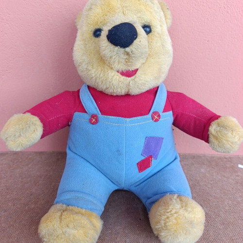 Winnie the Pooh Wiggle & Giggle Mattel 1997 used with motion and sound