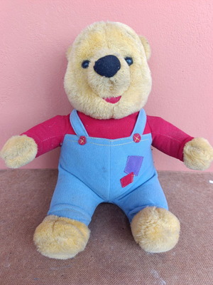 Winnie the Pooh Wiggle & Giggle Mattel 1997 used with motion and sound