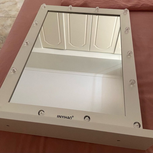 Vanity mirror large size like new with battery and 2 lights