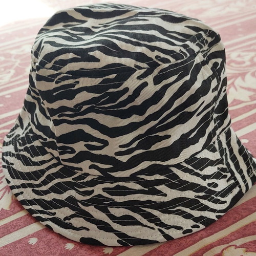 Zebra Print Bucket Hat new, black and white