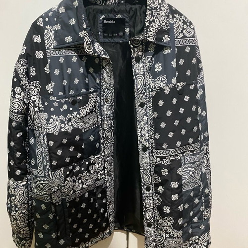 Bershka jacket like new, size M, black with pattern