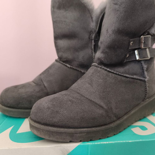 Grey suede ankle boots used, size 36 with fur lining