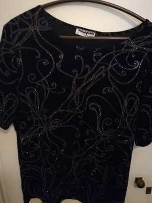 Women's blouse like new, size L, black and silver