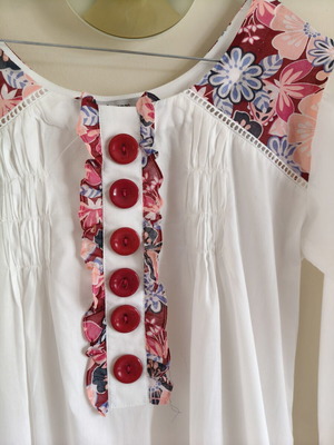 Boho-Chic Long Dress Tunic with Floral Details like new, white, size M