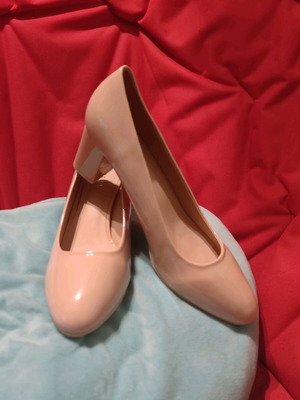 Γόβες Famous Shoes μπεζ καινούργιες, μέγεθος 40