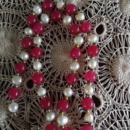 Necklace with white natural pearl and pink nephrite like new