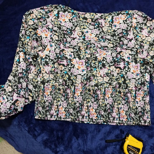 Gina Tricot floral top like new, XL size, puff sleeves