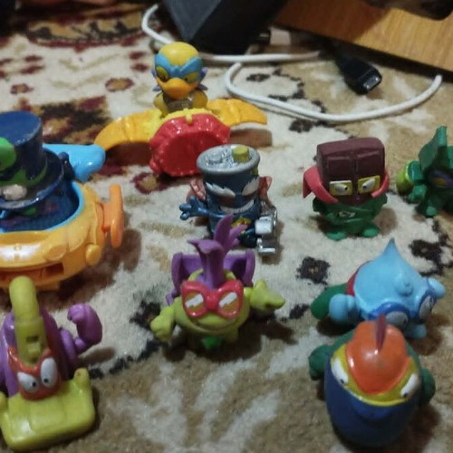 SuperZings collection of 15 figures and 2 vehicles