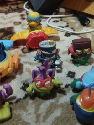 SuperZings collection of 15 figures and 2 vehicles