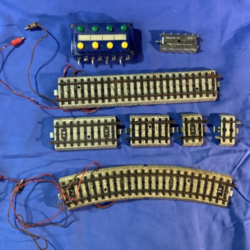 Marklin set electric locomotive 3058, carriages, parts and rails used