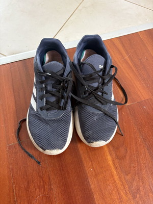 Adidas Cloudfoam Comfort trainers, dark navy with white stripes, size EU 41⅓