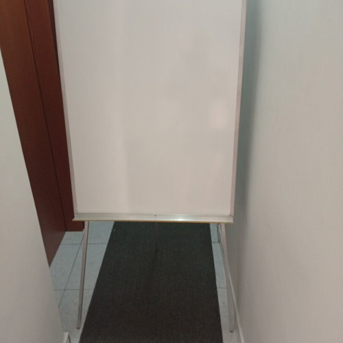 Whiteboard used, 100x70 cm with tripod stand, professional