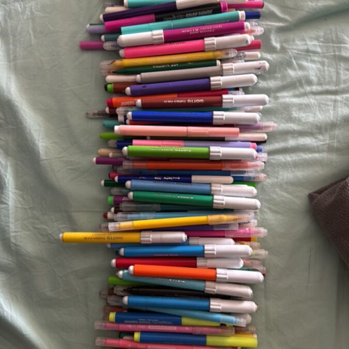 Markers like new, pack of 210 pieces