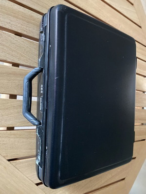 Duke hard briefcase black color like new 44x32