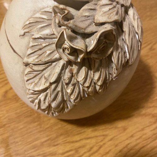 Clay vase with design
