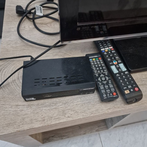 Samsung 50-inch TV with decoder
