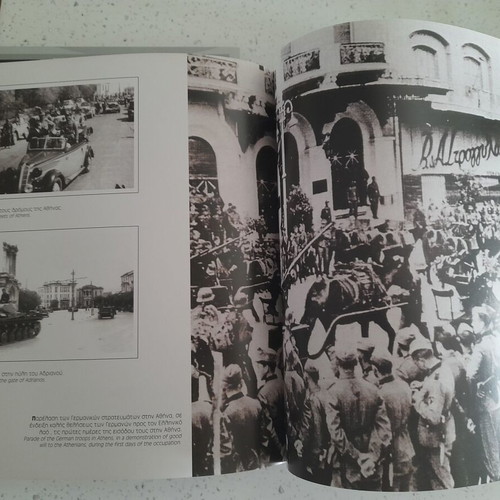 Photographic album like new dedicated to German occupation with 4 CDs