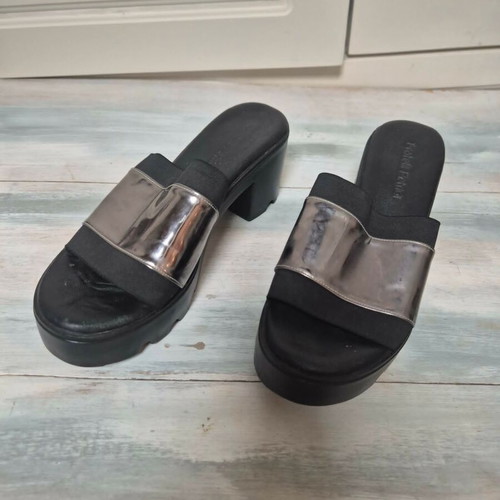 Fratelli Petridi mules size 39 like new, black and silver, 7 cm heel