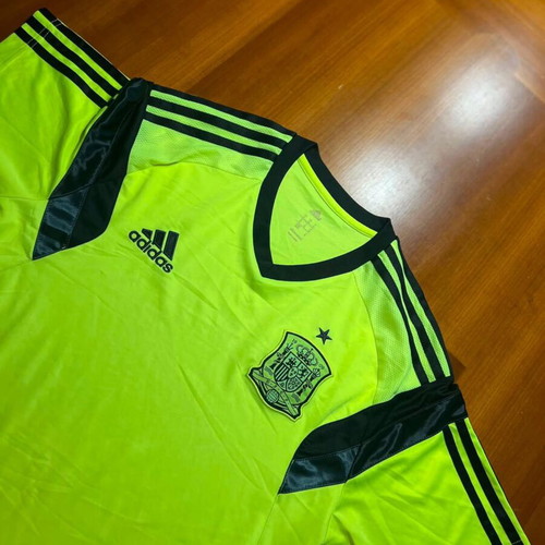 Spain goalkeeper jersey 2014 away