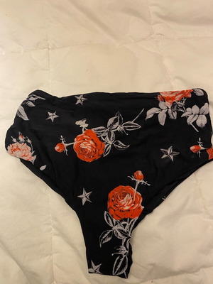 Calzedonia swimsuit like new, size S, black and red