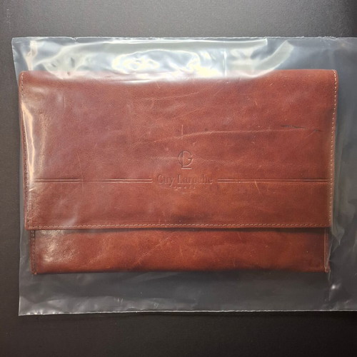 Vintage leather travel wallet Guy Laroche used, brown