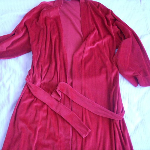 Red velour Oysho robe size large like new
