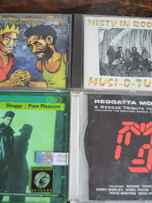 Reggae CD collection like new