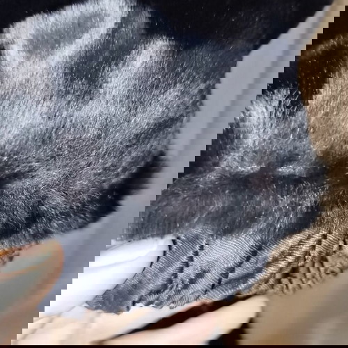 Αφορετη γούνα medium μαύρη με κοντό πέλος και στρογγυλό γιακά καινούργια