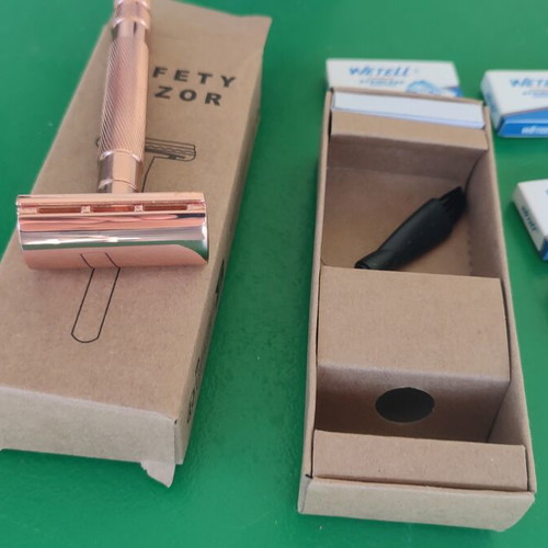 Unisex safety razor in rose gold with 15 blades gift