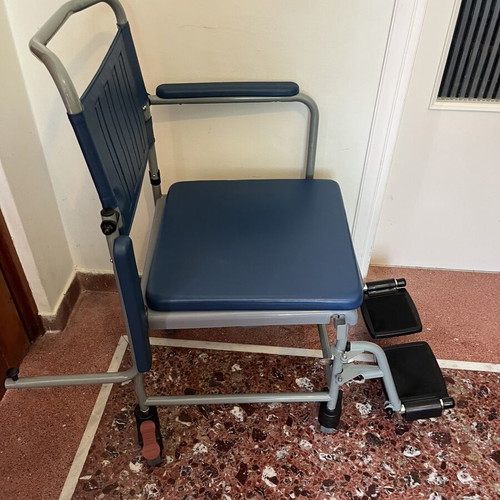 VITA Orthopedics VT302 Commode Chair like new with removable sides