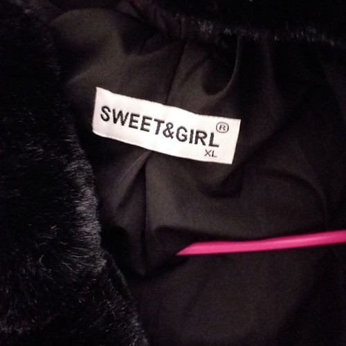Black fur XL like new